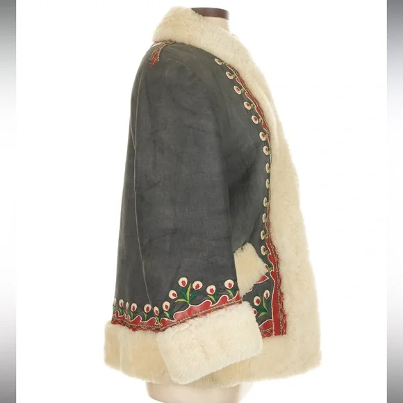 Vintage 70s Polish Sheepskin Embroidered Fur Coat - Picture 3 of 9